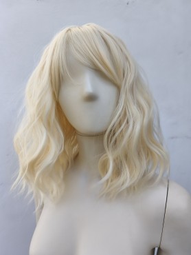 Peruka blond fale do ramion z grzywką PK055